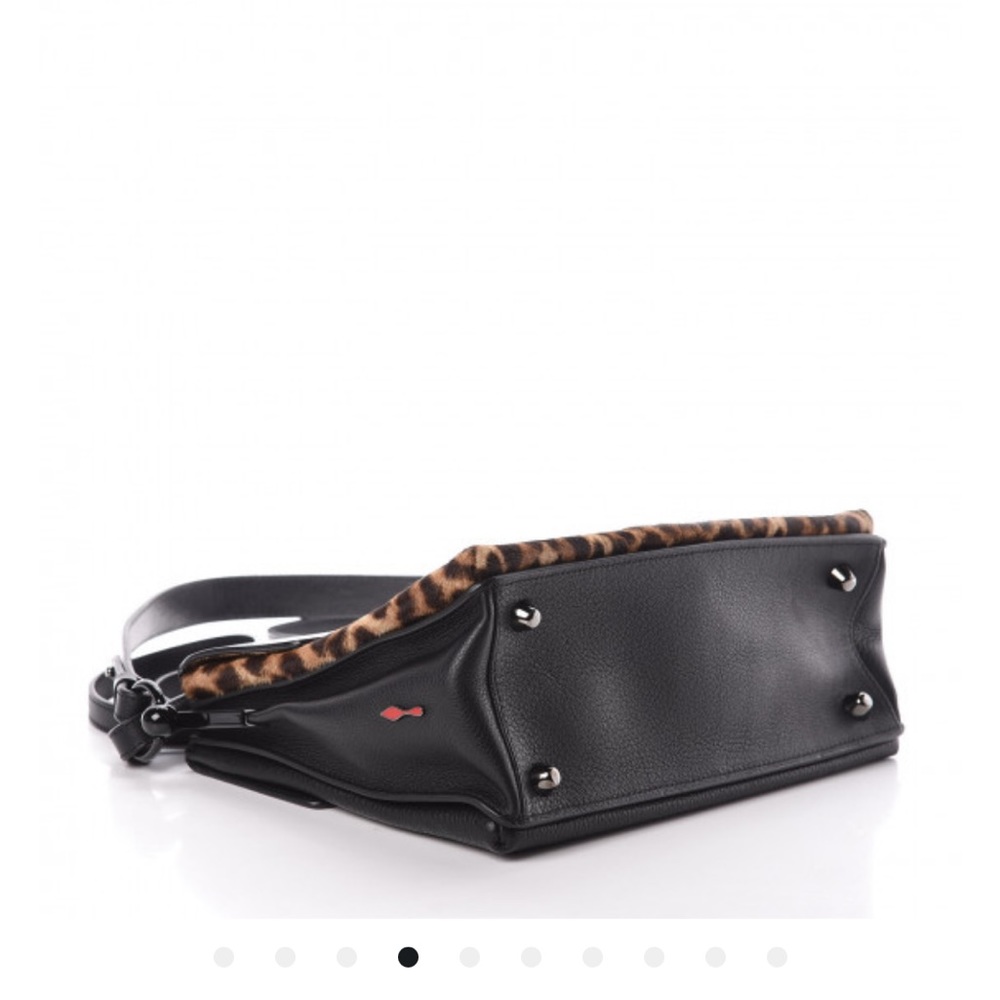 ❌SOLD❌Christian Louboutin Passage Handbag - Picture 6 of 9